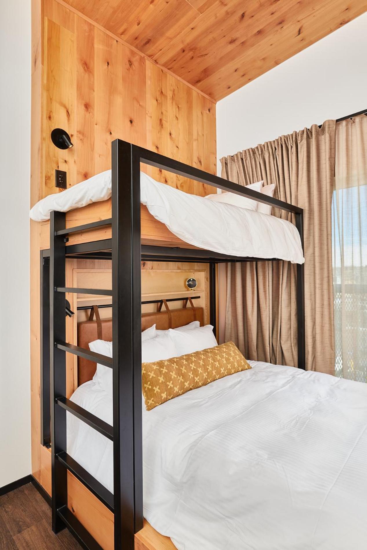 Kinship Landing Hotel Colorado Springs Quarto foto